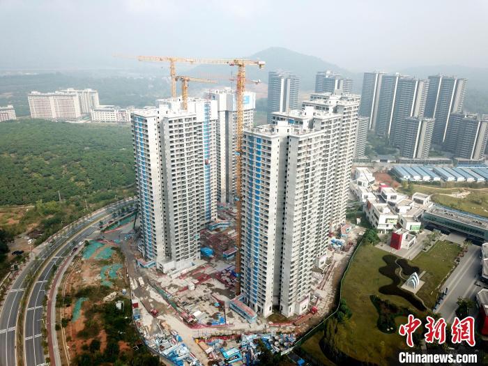 廣州一在建樓盤。 范少鵬 攝