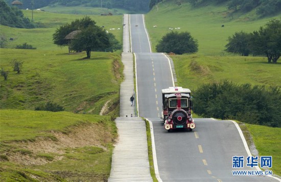 （美麗中國）（1）重慶武?。罕苁钚蓍e游升溫