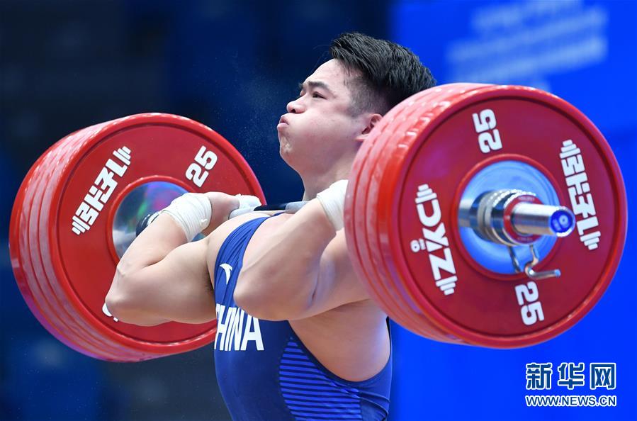 (體育)(1)舉重——世界杯:田濤獲男子96公斤級(jí)挺舉和總成績(jī)冠軍