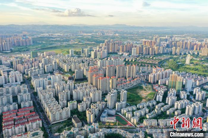 資料圖：航拍樓盤林立。 陳冠言 攝