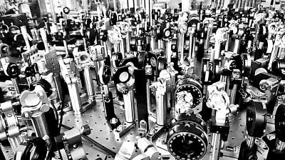 量子計(jì)算原型機(jī)“九章三號(hào)”實(shí)驗(yàn)裝置示意圖（部分）。圖片由中國(guó)科學(xué)技術(shù)大學(xué)提供