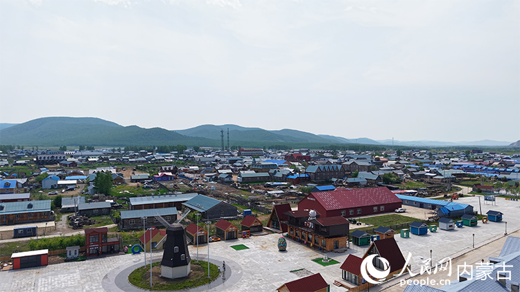 航拍恩和俄羅斯族民族鄉(xiāng)。人民網(wǎng)記者 齊浩男攝