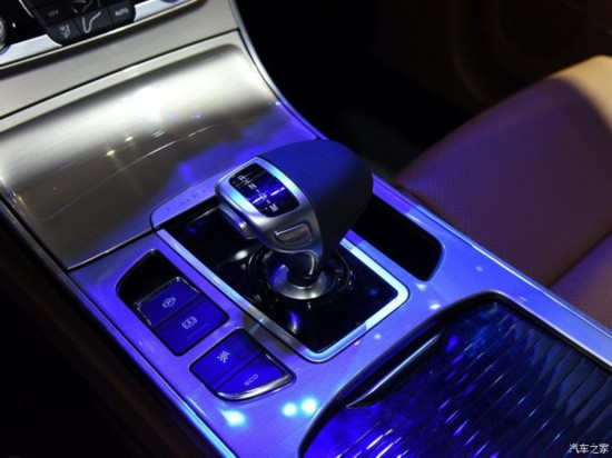 陸風(fēng)汽車(chē) 陸風(fēng)榮曜 2020款 1.5GTDI 自動(dòng)智&middot;曜