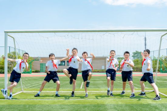 重慶高新區(qū)學(xué)子。